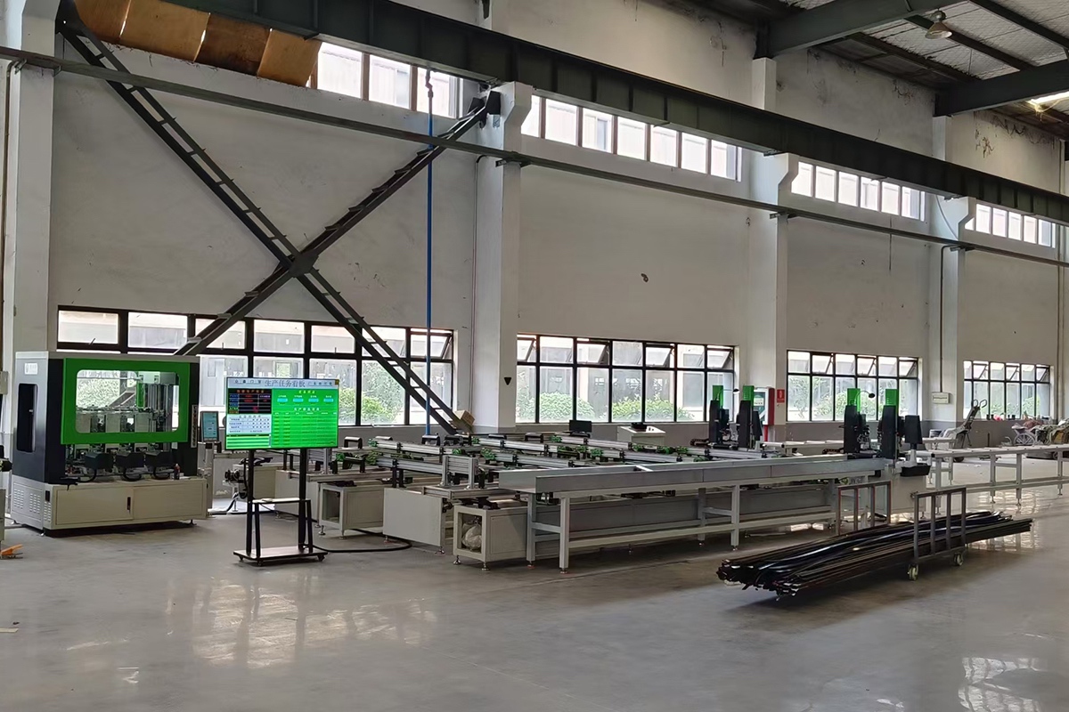Thermal Break - Knurling Machine