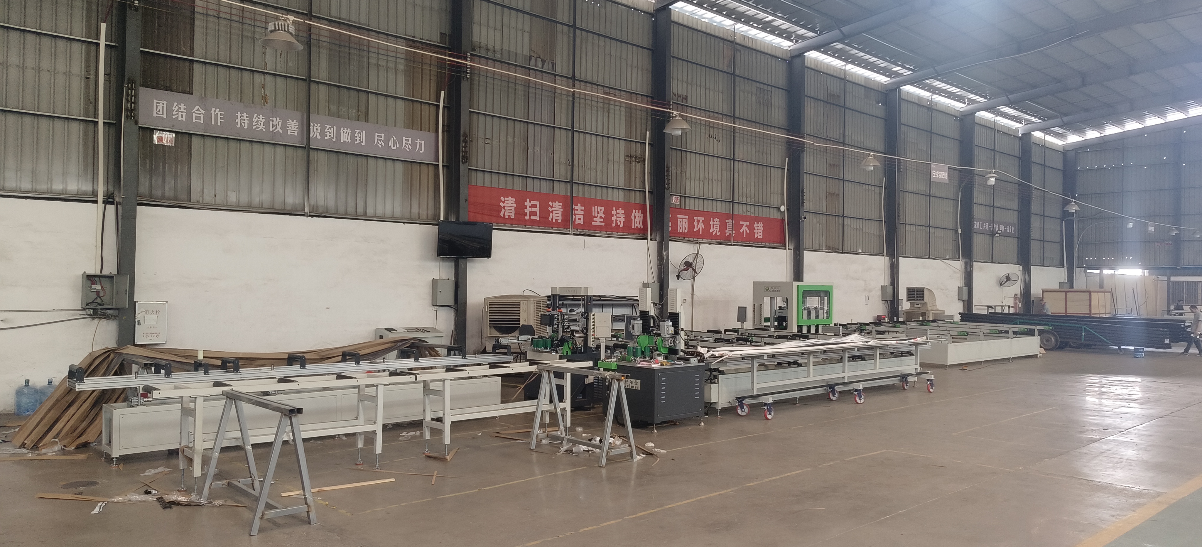 Thermal  break  aluminium  profile  production  machine