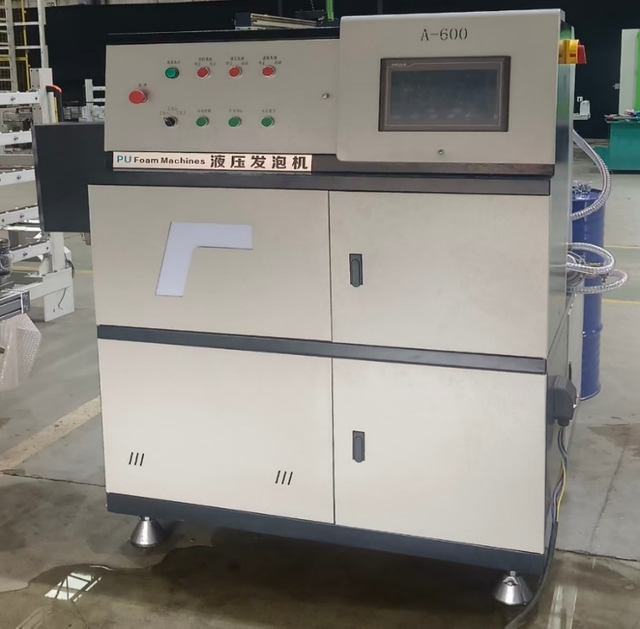 Two-component PU Foam Pouring Machine