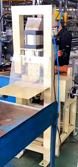 隔热条输送剪断机CNC Thermal‑break Strip Unwinding & Cutting Machine.png